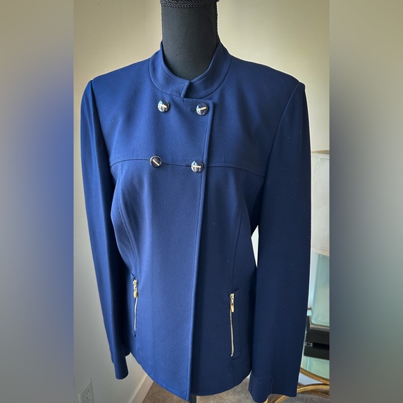 St. John Blazer - Picture 4 of 8